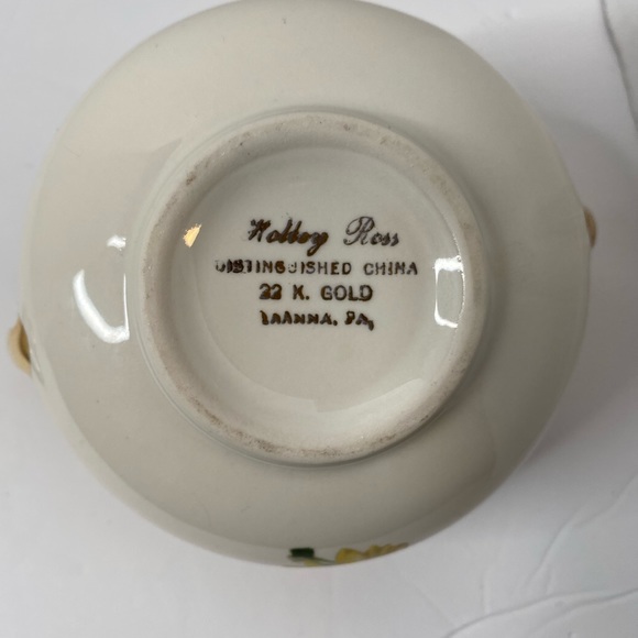 Vintage Daisy Sugar Bowl with 22 Kt gold trim - Picture 8 of 8